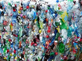 Legalább 50 ezer műanyagrészecskét eszünk meg évente