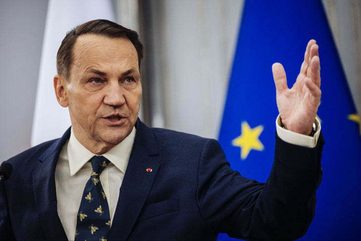 Radoslaw Sikorski lengyel külügyminiszter különben a légynek sem árt