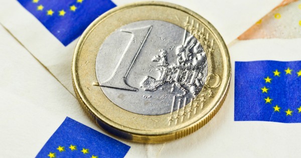Meglenne a magyar euróbevezetés dátuma?