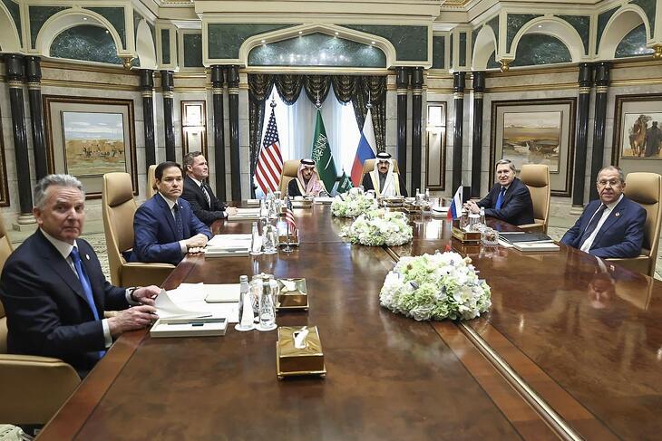 Az oroszok és amerikaiak újra telefonon egyeztettek