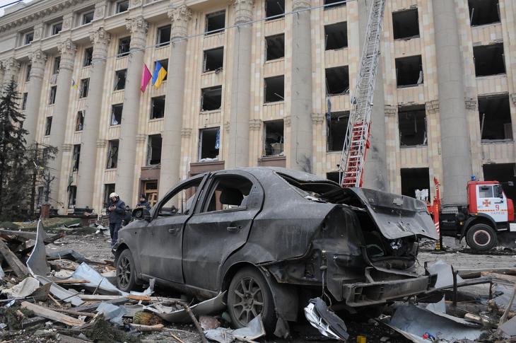 Kijvei utcakép bombázás után - Fotó: Marienko Andrii / UNIAN