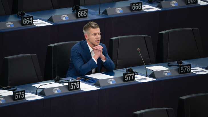 Magyar Péter, a Tisza Párt elnöke és EP-képviselője az Európai Parlament plenáris ülésén Strasbourgban 2024. december 18-án.