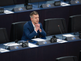 Magyar Péter, a Tisza Párt elnöke és EP-képviselője az Európai Parlament plenáris ülésén Strasbourgban 2024. december 18-án.
