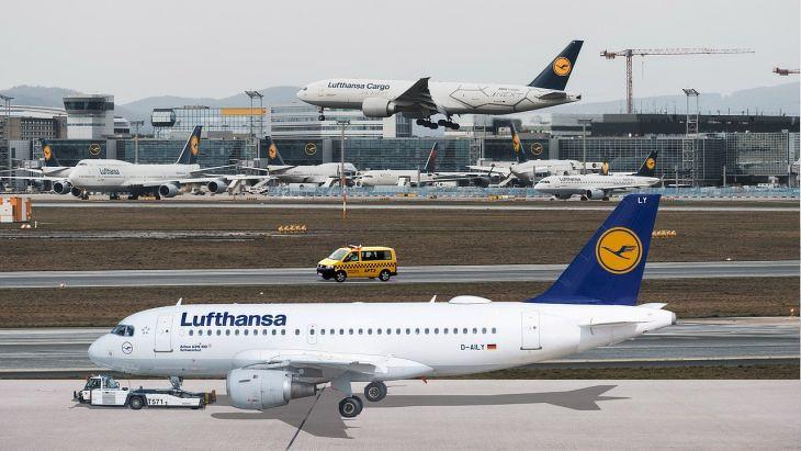 Napokig tartó káosz jön  a Lufthansánál, több mint ezer járatot törölnek