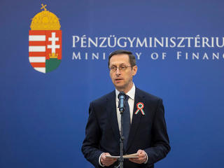 Fű alatt tette közzé a kormány, mekkora bajban is van a magyar gazdaság