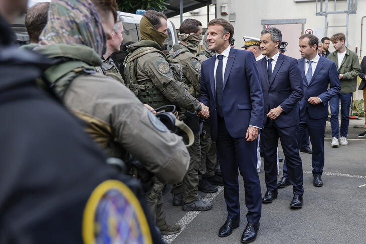 Megint áll a bál francia földön - sokezer kilométerre Párizstól