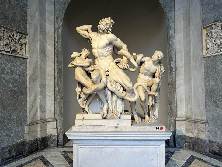  A Laokoón-csoport az Iliász egyik ismert jelenetét örökíti meg