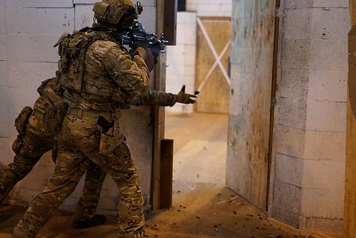 Veszélyes időzítésű amerikai hadgyakorlat indult