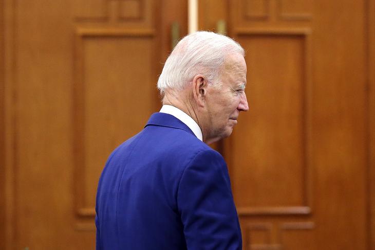 Joe Biden nem fordíthat hátat a progresszív fiatal választóknak