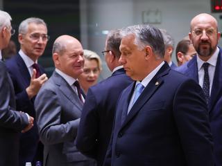 Trükkösen fizetnék ki Orbán Viktort Brüsszelben: kapna is pénzt, de befagyasztva is maradnának a források