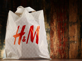 Már novemberben újra megnyílnak a H&M áruházai Ukrajnában