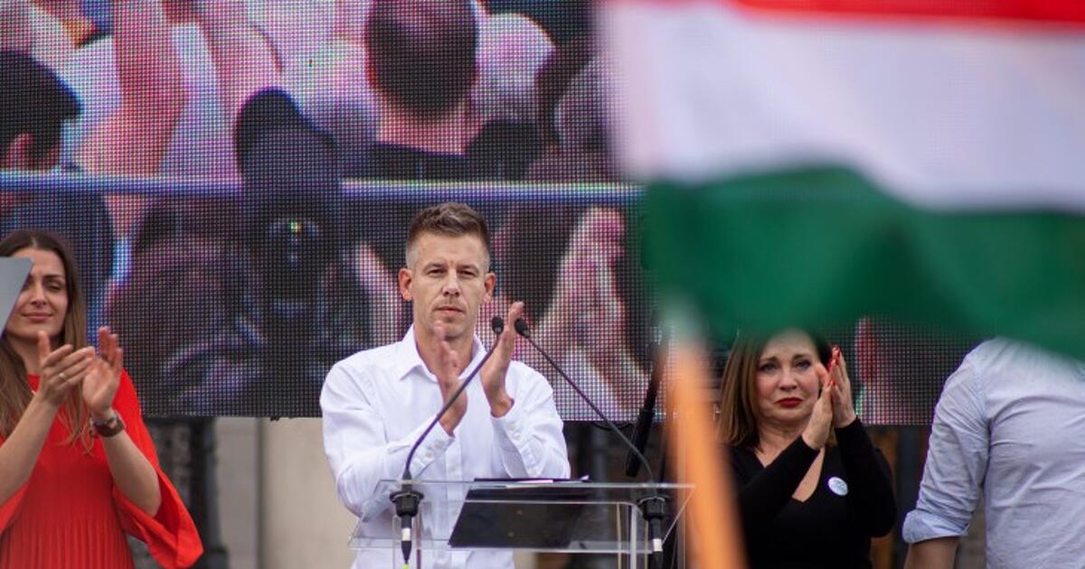 Egyre nyíltabban támadja az orosz hírszerzés Magyar Pétert Kép