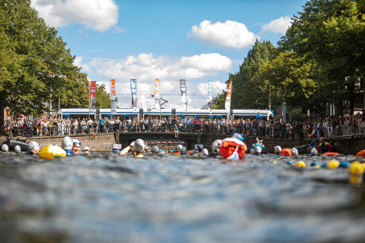Az Amsterdam City Swim csatornázza az igényeket