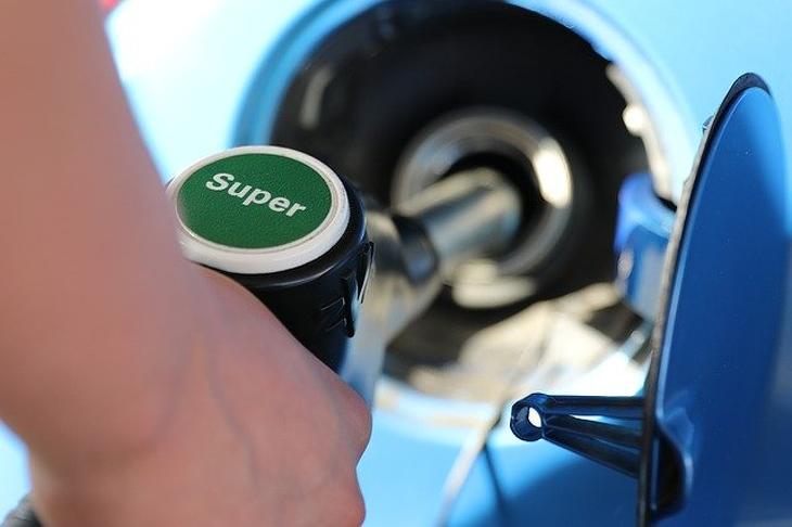 Így változnak az üzemanyagárak szerdán, feltéve, ha addig nem vezetik be újra az árstopot