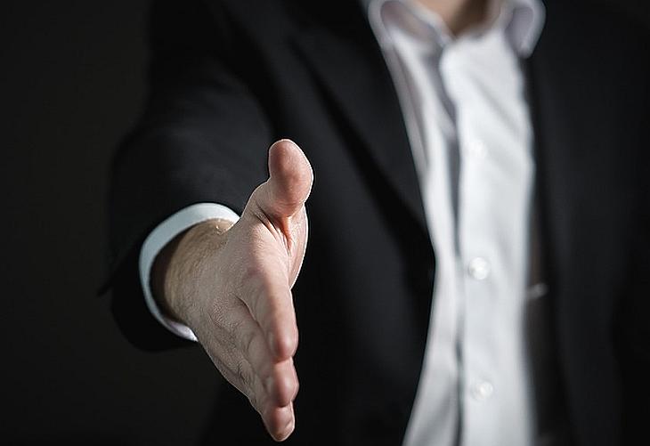 Óriási összeborulás készül: egyesülhetne két nagybank