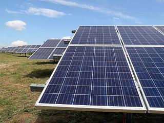 A Mol nagy dobása: három napelempark építését jelentették be