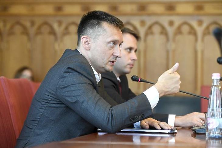 Mindenki megnyugodhat: jövőre is lesz nemzeti konzultáció 