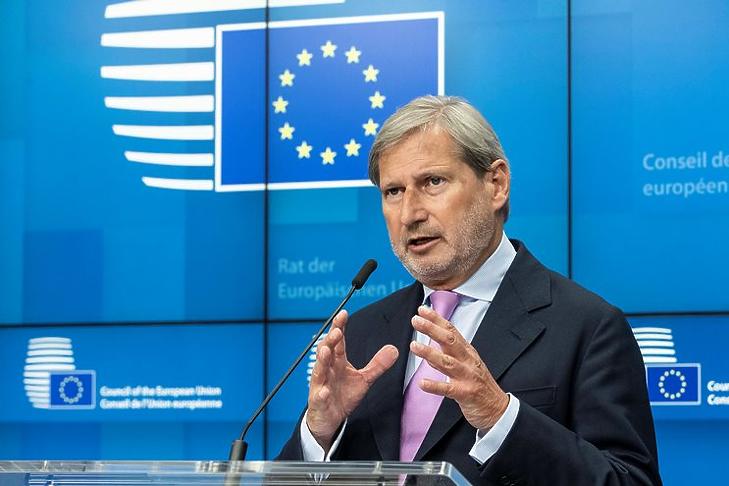 Johannes Hahn. (Korábbi felvétel, Európai Tanács)
