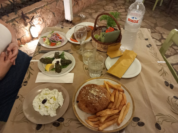 A kefalóniai húsos pite kecskehússal is készül