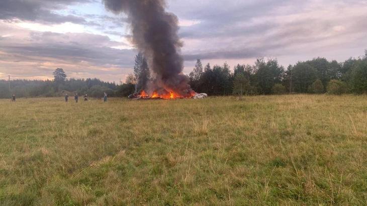 Így lángolt Prigozsin gépe. Fotó: Twitter