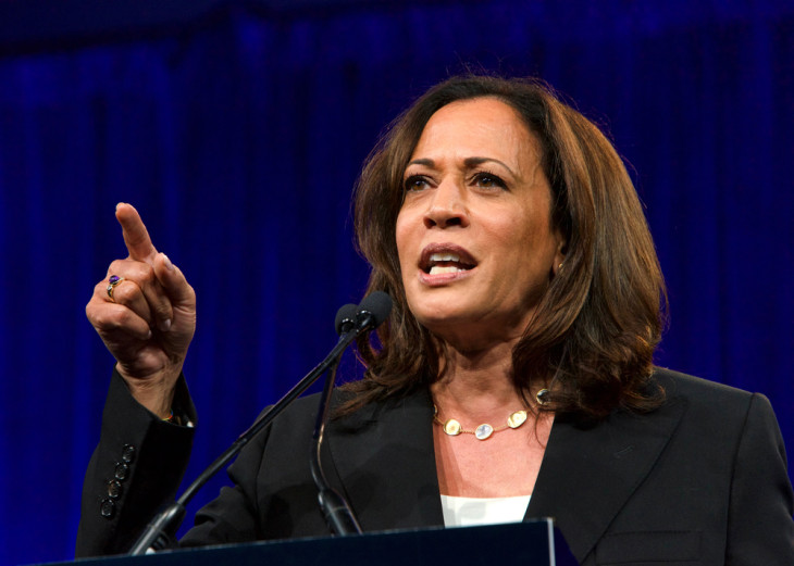 Kamala Harris nőként egyértelmű alternatívája az öreg, fehér Trumpnak