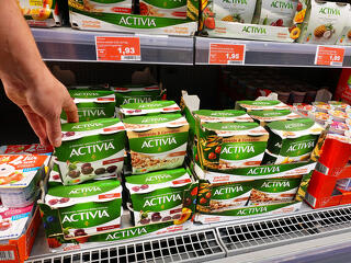 Alig csökkenő bevételből csinált sokkal kevesebb profitot a Danone