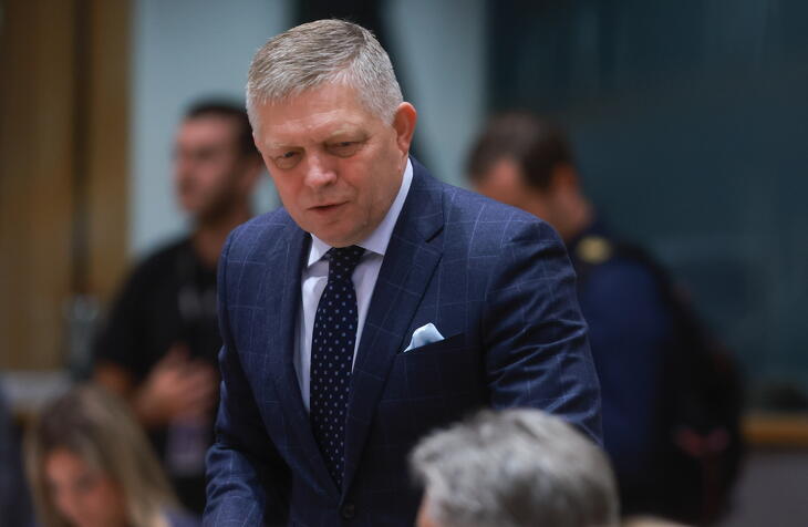 Orbán Viktorról és a szlovák-magyar viszonyról is beszélt Robert Fico az állami rádióban