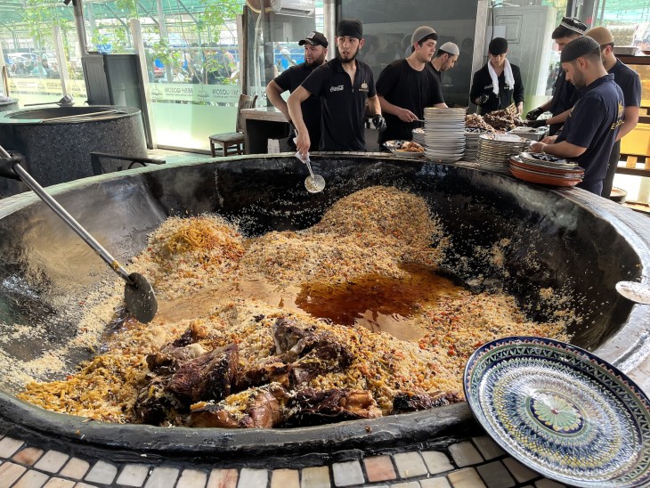 Készül a Plov