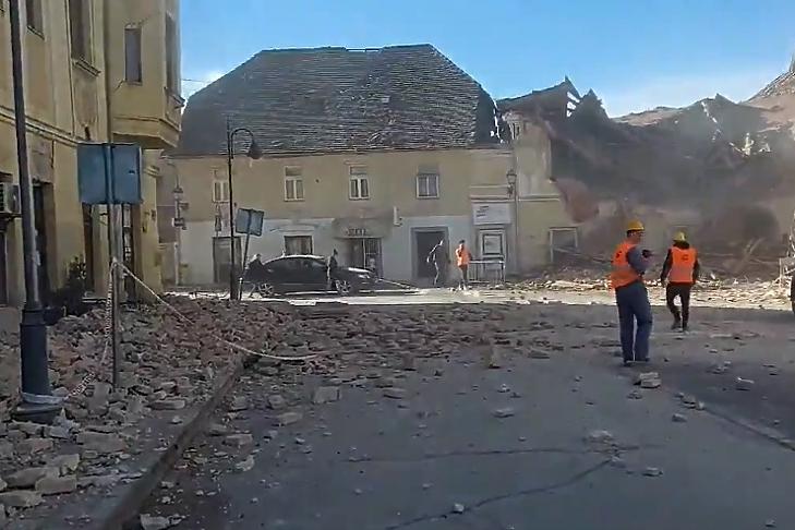 Utca Petrinjában a földrengés után 2020. december 29-én. EPA/CROATIAN RED CROSS