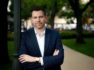 Értékpapírokban fürdik Vitézy Dávid