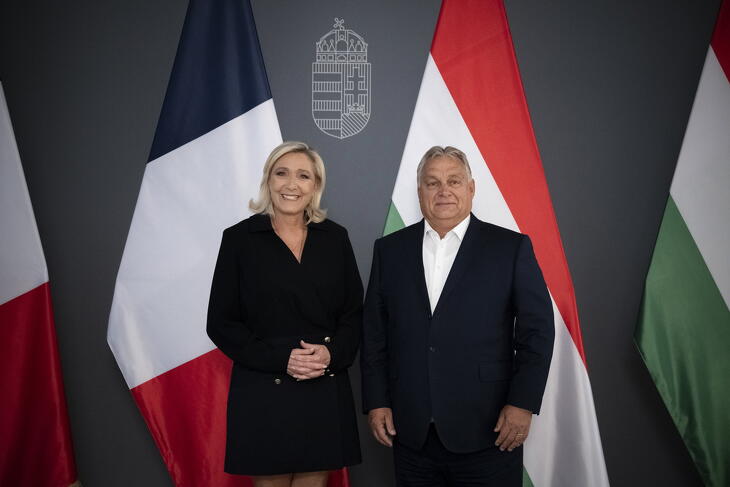 Összejöhet a várt egyesülés? Orbán Viktor és Marine Le Pen a Karmelita kolostorban 2023. szeptember 27-én