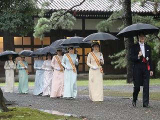 A nap képe: megkoronázták az új japán császárt   
