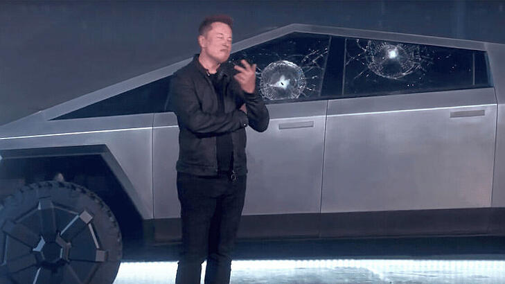 Elon Musk hatalmas ütést vitt be