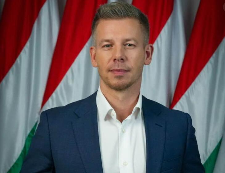 Mosolyt csalt Magyar Péter arcára Mészáros Lőrinc