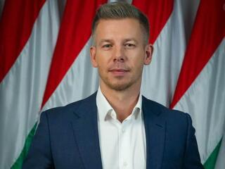 Mosolyt csalt Magyar Péter arcára Mészáros Lőrinc