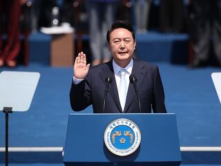 Nem hagyhatja el Dél-Koreát a puccsal kísérletező elnök
