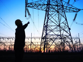 Az AI titkos nyertesei – miért válik befektetési célponttá a közműszektor és a villamos hálózat?