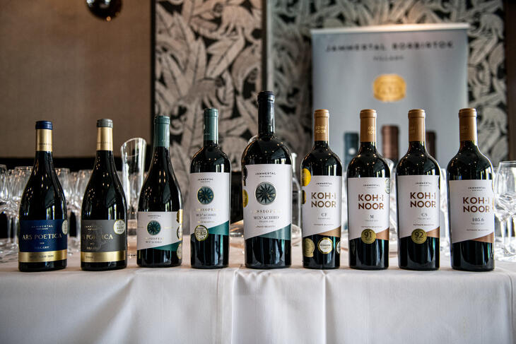 Zuhanó borfogyasztás: minőségi választ ad egy magyar borászat