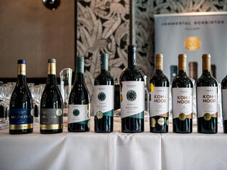 Zuhanó borfogyasztás: minőségi választ ad egy magyar borászat