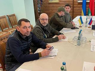 Elkezdődtek a tárgyalások: ismét asztalhoz ült az orosz és az ukrán küldöttség