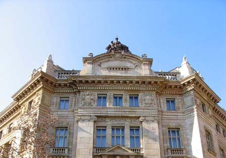 A Magyar Nemzeti Bank a banki díjak fölött is őrködik