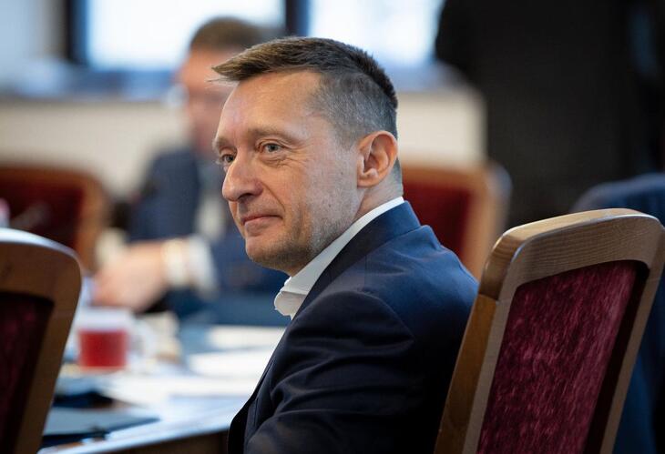 Hatalmas összegekre szerződött a Miniszterelnöki Kabinetiroda is