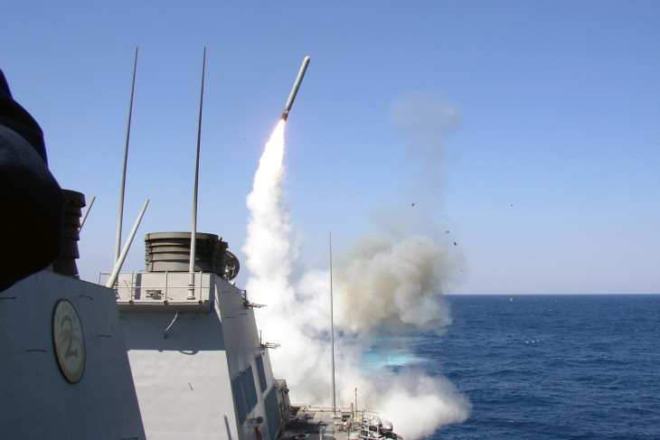 Tomahawk kilövése egy amerikai hadihajóról
