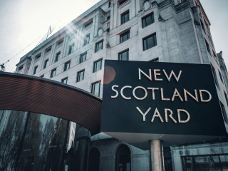 Kémeket fogott a Scotland Yard – erős a gyanú, kiknek dolgoztak 