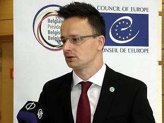 Szijjártó elárulta, mitől tart a magyar kormány