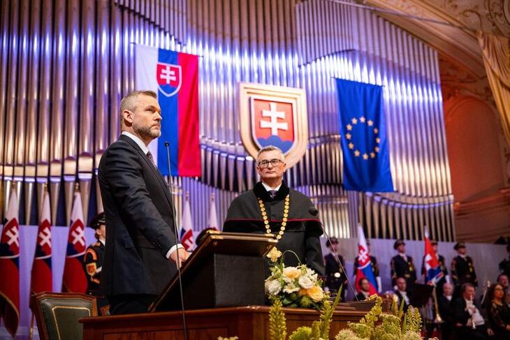 Pellegrini bizakodó