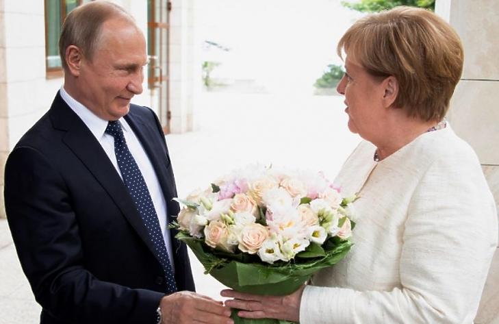 Gázos ügyekről beszélt Merkel és Putyin