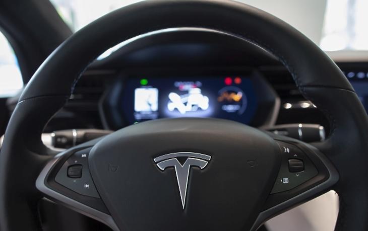 Ősszel robbanhat a Tesla-bomba, ami megrengeti az autózás világát
