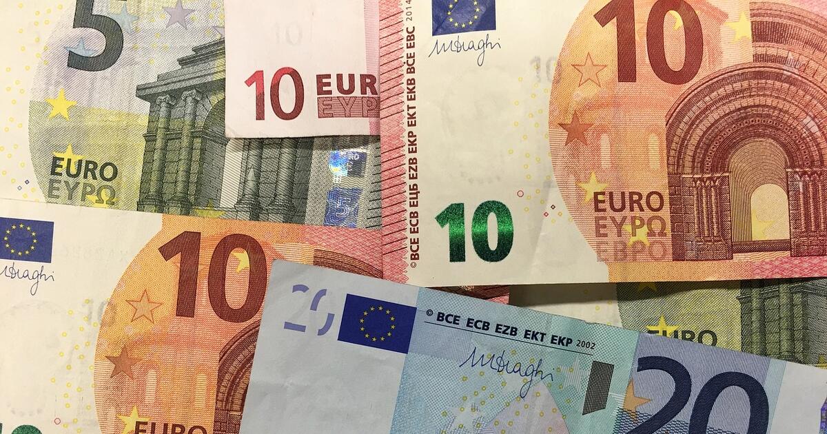 Az euróval szemben erősödött a forint, a dollárt nézve nem áll jól