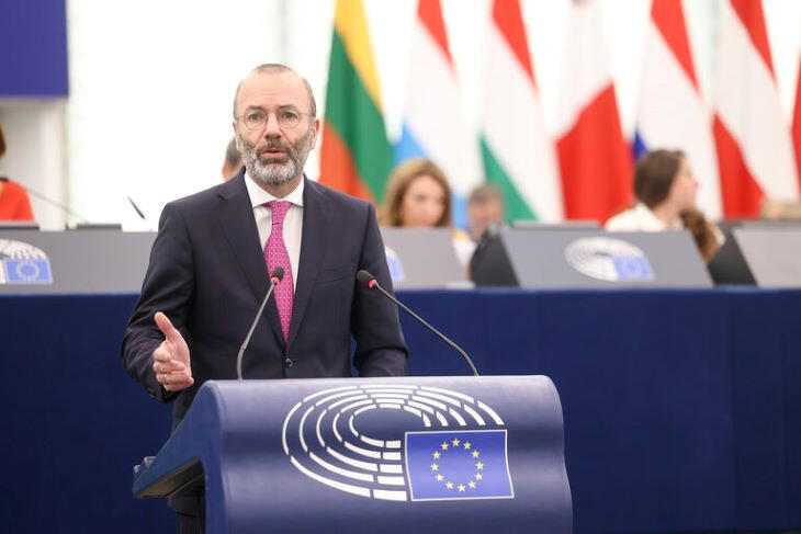 „Elegünk van Orbán Viktorból” – kiakadt Manfred Weber